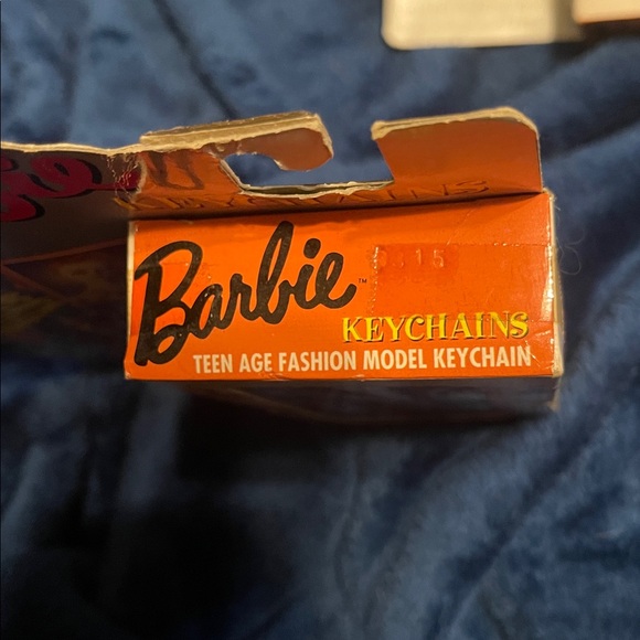 Barbie Keychains with Classic Doll Designs - Picture 7 of 11